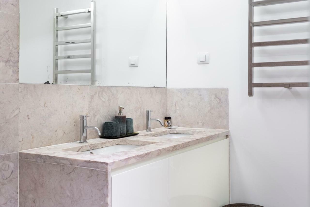Altido Bright And Elegant 1Br Home With Workspace And Huge Terrace In Pena, Close By Viewpoint Лісабон Екстер'єр фото