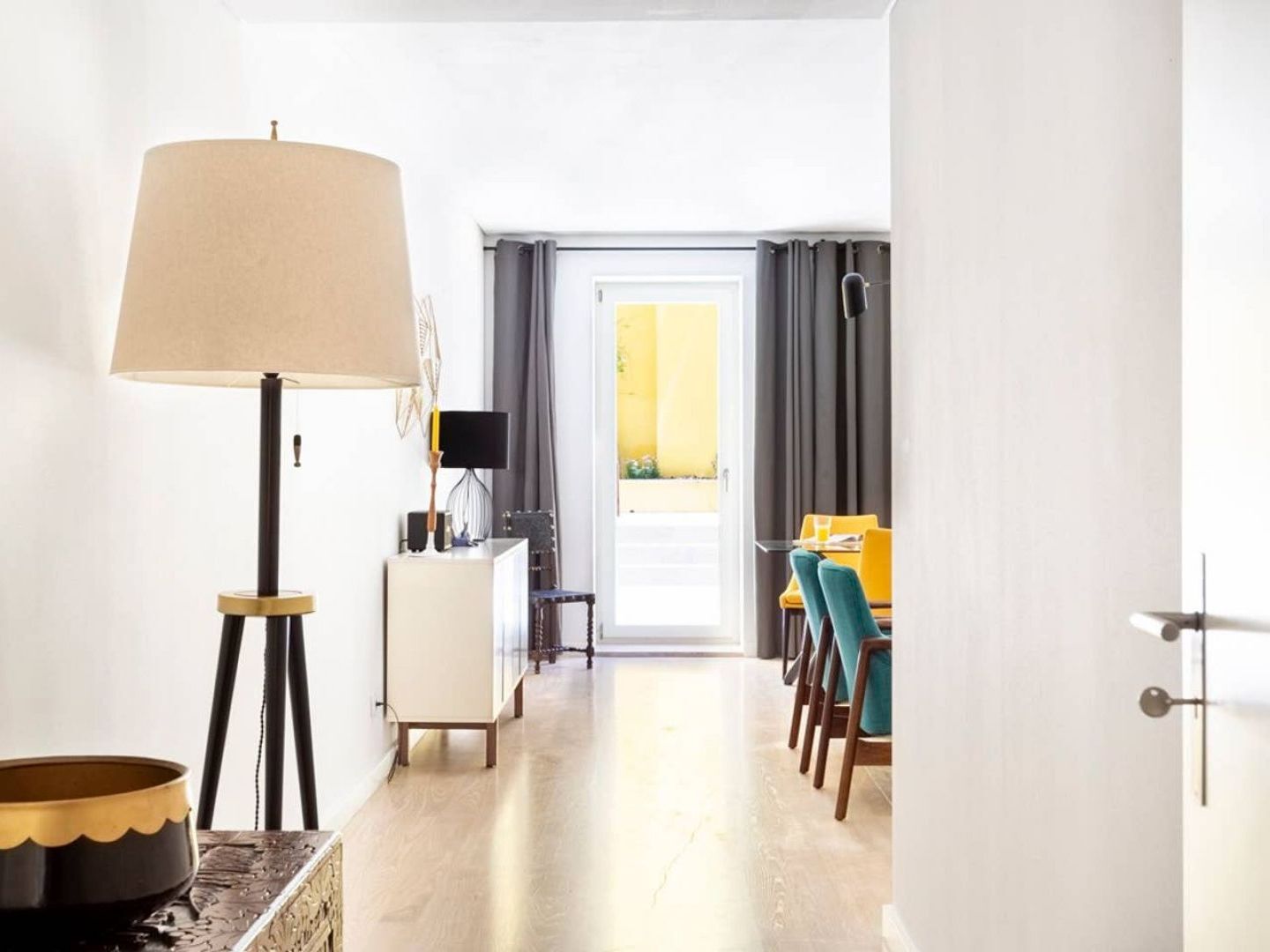 Altido Bright And Elegant 1Br Home With Workspace And Huge Terrace In Pena, Close By Viewpoint Лісабон Екстер'єр фото