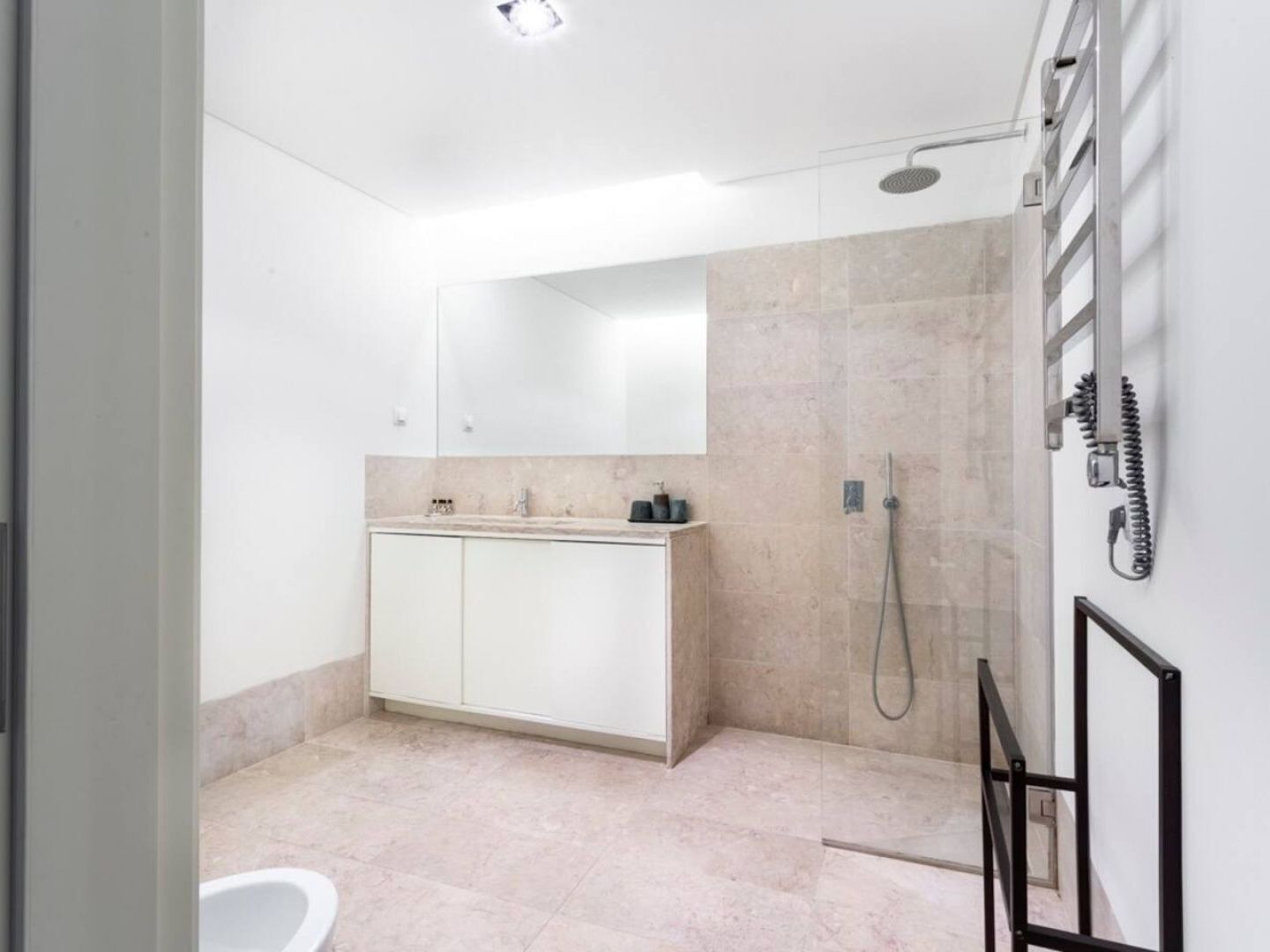 Altido Bright And Elegant 1Br Home With Workspace And Huge Terrace In Pena, Close By Viewpoint Лісабон Екстер'єр фото